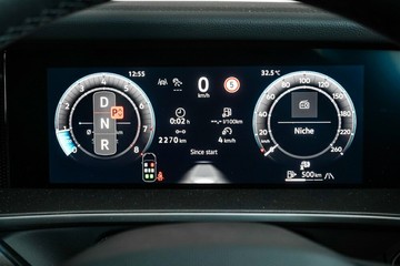 https://vehicle-cdn.autoleague.cloud/17009_77014894_22.jpg
