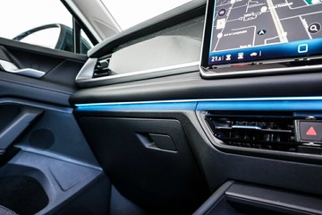 https://vehicle-cdn.autoleague.cloud/17009_77014894_27.jpg