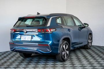 https://vehicle-cdn.autoleague.cloud/17009_77014894_7.jpg