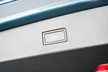 https://vehicle-cdn.autoleague.cloud/17009_77014894_9.jpg