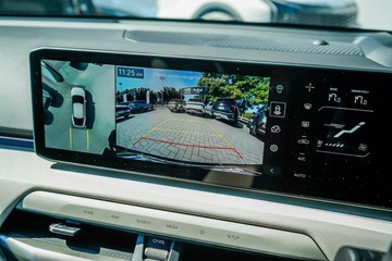 https://vehicle-cdn.autoleague.cloud/1890_31013070_18.jpg