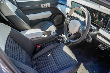 https://vehicle-cdn.autoleague.cloud/1890_31013070_6.jpg