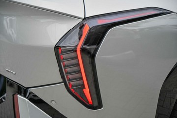 https://vehicle-cdn.autoleague.cloud/1890_31014352_16.jpg