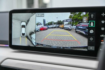 https://vehicle-cdn.autoleague.cloud/1890_31014352_18.jpg