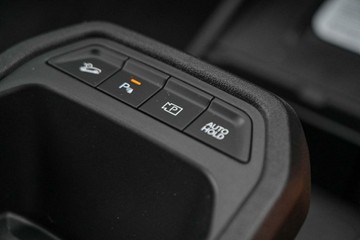 https://vehicle-cdn.autoleague.cloud/1890_31014352_21.jpg
