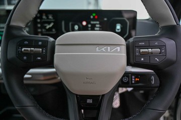 https://vehicle-cdn.autoleague.cloud/1890_31014352_22.jpg