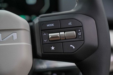 https://vehicle-cdn.autoleague.cloud/1890_31014352_23.jpg