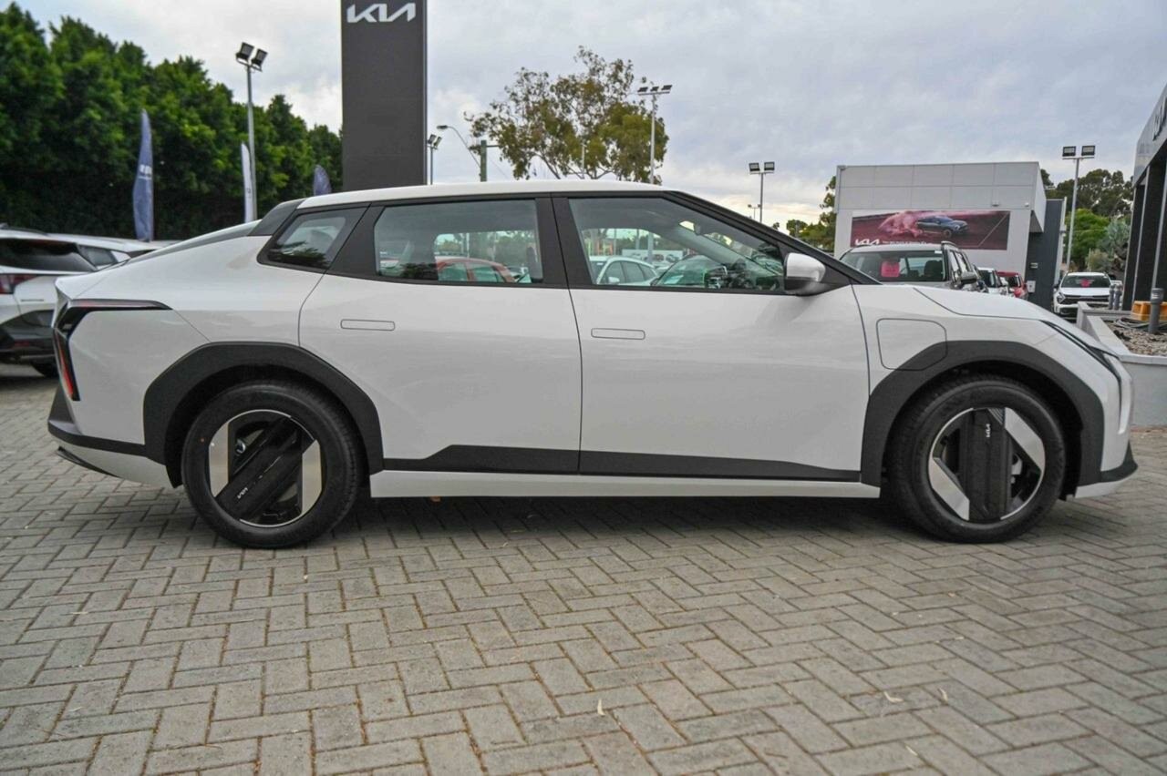 Kia Ev4 image 4