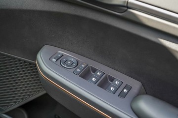 https://vehicle-cdn.autoleague.cloud/1890_31025465_20.jpg