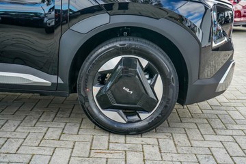 https://vehicle-cdn.autoleague.cloud/1890_31025465_22.jpg