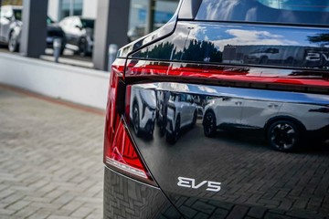 https://vehicle-cdn.autoleague.cloud/1890_31025465_5.jpg