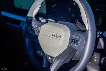 https://vehicle-cdn.autoleague.cloud/1890_31025669_15.jpg