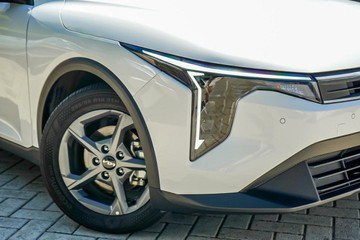 https://vehicle-cdn.autoleague.cloud/1890_31065526_10.jpg