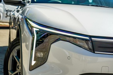 https://vehicle-cdn.autoleague.cloud/1890_31065526_12.jpg