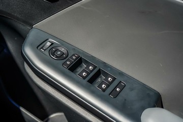 https://vehicle-cdn.autoleague.cloud/1890_31065526_19.jpg