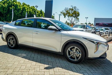 https://vehicle-cdn.autoleague.cloud/1890_31065526_3.jpg