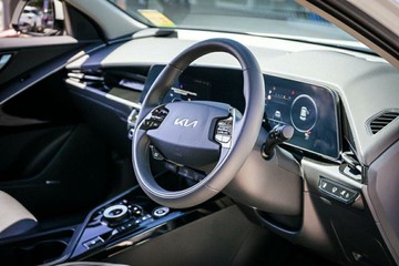 https://vehicle-cdn.autoleague.cloud/1890_31072839_15.jpg