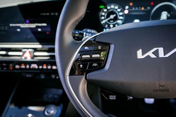 https://vehicle-cdn.autoleague.cloud/1890_31072839_19.jpg