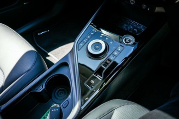 https://vehicle-cdn.autoleague.cloud/1890_31072839_24.jpg
