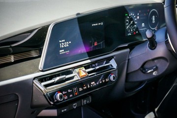 https://vehicle-cdn.autoleague.cloud/1890_31072839_26.jpg