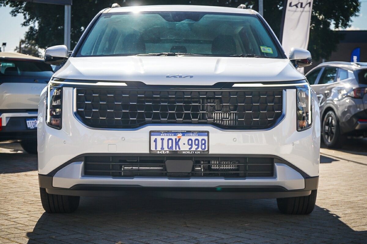 Kia Carnival image 3