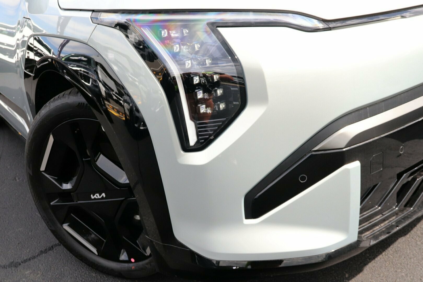 Kia Ev3 image 2