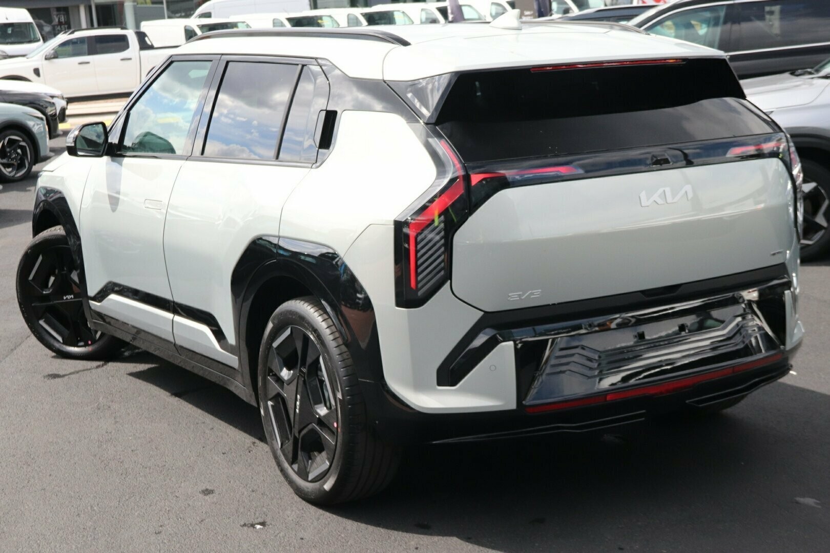 Kia Ev3 image 3
