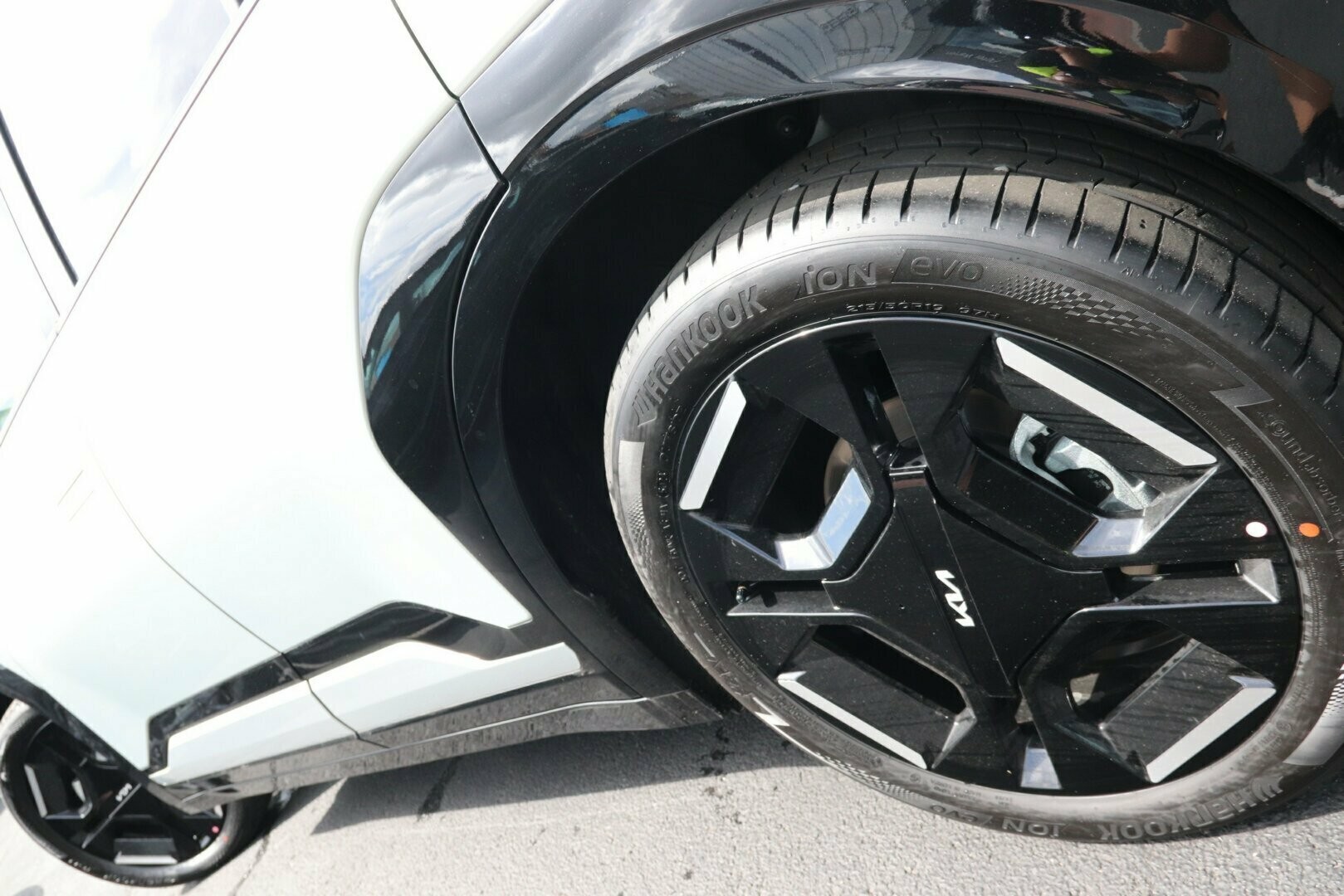 Kia Ev3 image 4