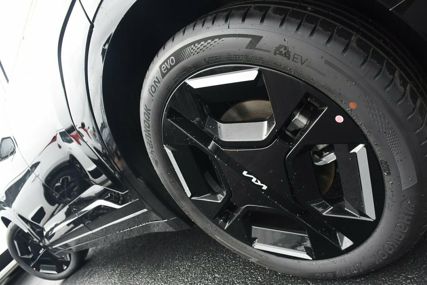 Kia Ev3 image 4