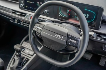https://vehicle-cdn.autoleague.cloud/1890_31113781_12.jpg