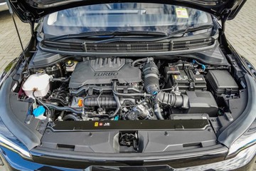 https://vehicle-cdn.autoleague.cloud/1890_31113781_15.jpg
