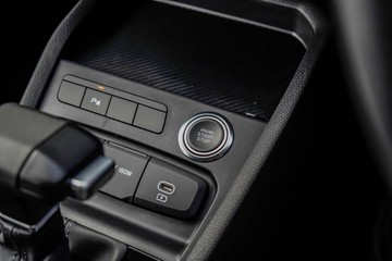 https://vehicle-cdn.autoleague.cloud/1890_31113781_19.jpg