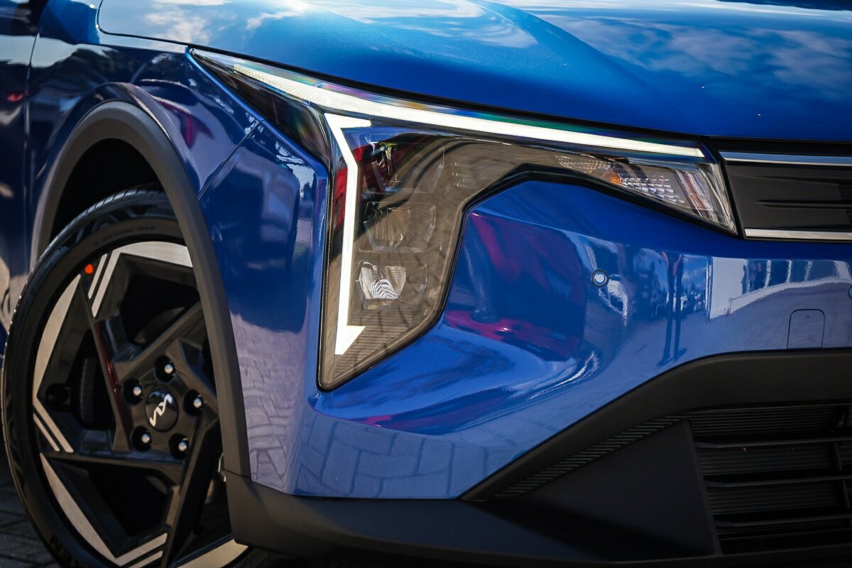 Kia K4 image 2