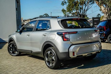 https://vehicle-cdn.autoleague.cloud/1890_31115424_4.jpg