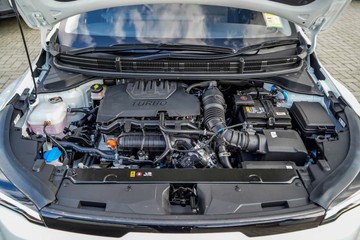 https://vehicle-cdn.autoleague.cloud/1890_31121144_14.jpg