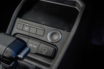 https://vehicle-cdn.autoleague.cloud/1890_31121144_18.jpg