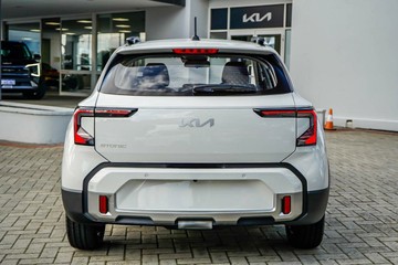 https://vehicle-cdn.autoleague.cloud/1890_31121144_3.jpg