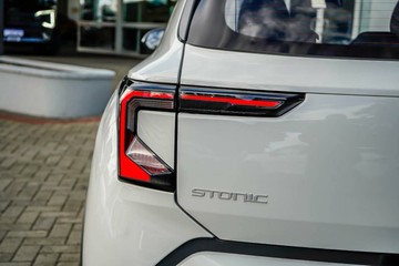 https://vehicle-cdn.autoleague.cloud/1890_31121144_4.jpg