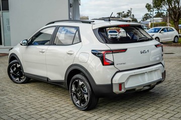 https://vehicle-cdn.autoleague.cloud/1890_31121144_5.jpg