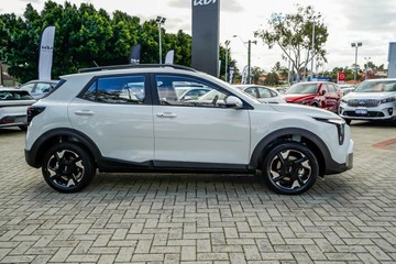 https://vehicle-cdn.autoleague.cloud/1890_31121144_6.jpg