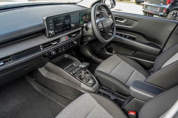 https://vehicle-cdn.autoleague.cloud/1890_31121144_9.jpg