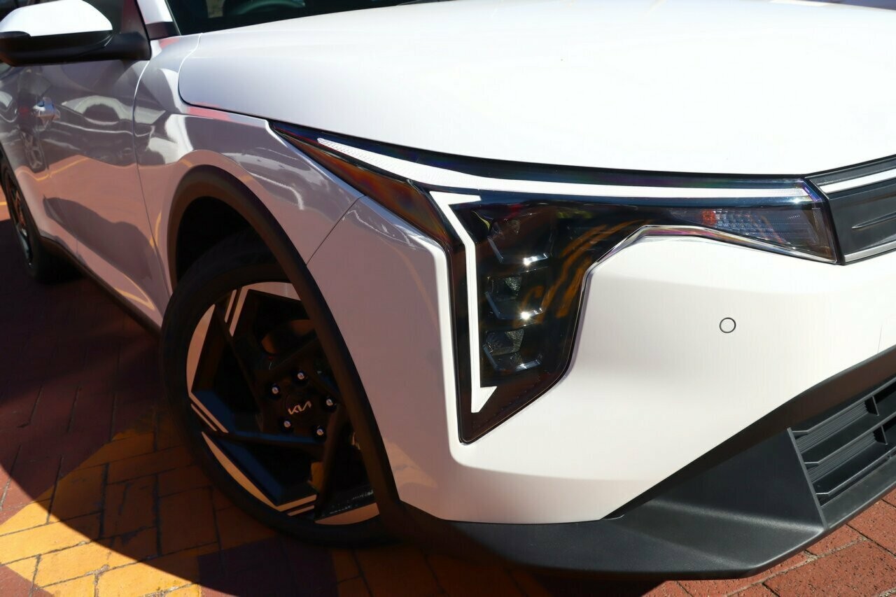 Kia K4 image 2