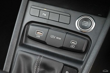https://vehicle-cdn.autoleague.cloud/1890_31125683_13.jpg