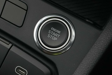 https://vehicle-cdn.autoleague.cloud/1890_31126811_15.jpg