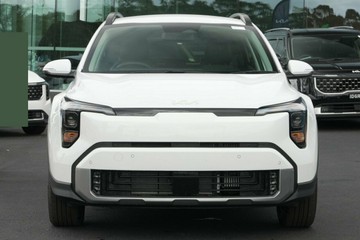 https://vehicle-cdn.autoleague.cloud/1890_31126811_17.jpg