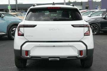 https://vehicle-cdn.autoleague.cloud/1890_31126811_18.jpg