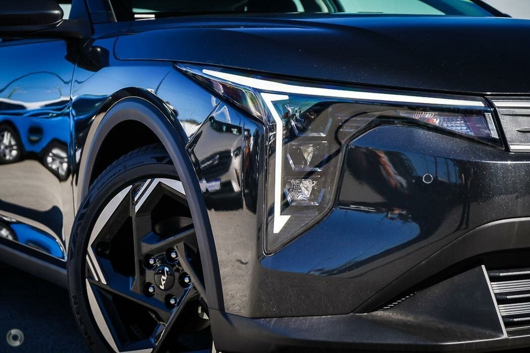 Kia K4 image 2