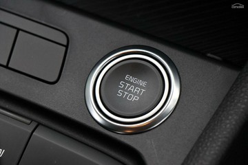 https://vehicle-cdn.autoleague.cloud/1890_31133950_11.jpg