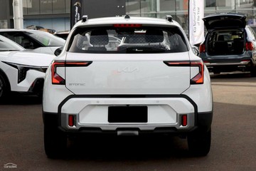 https://vehicle-cdn.autoleague.cloud/1890_31133950_3.jpg