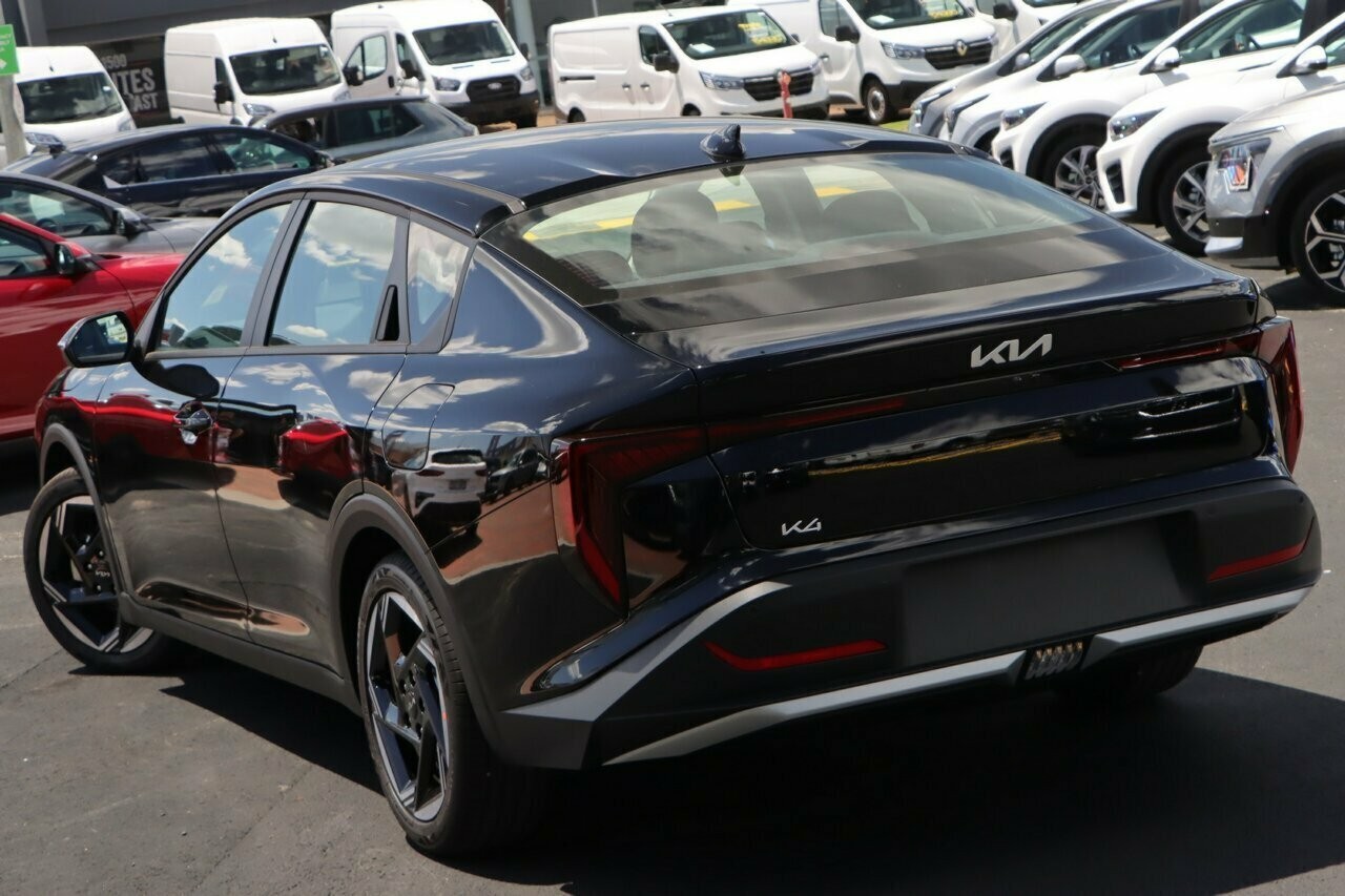 Kia K4 image 3